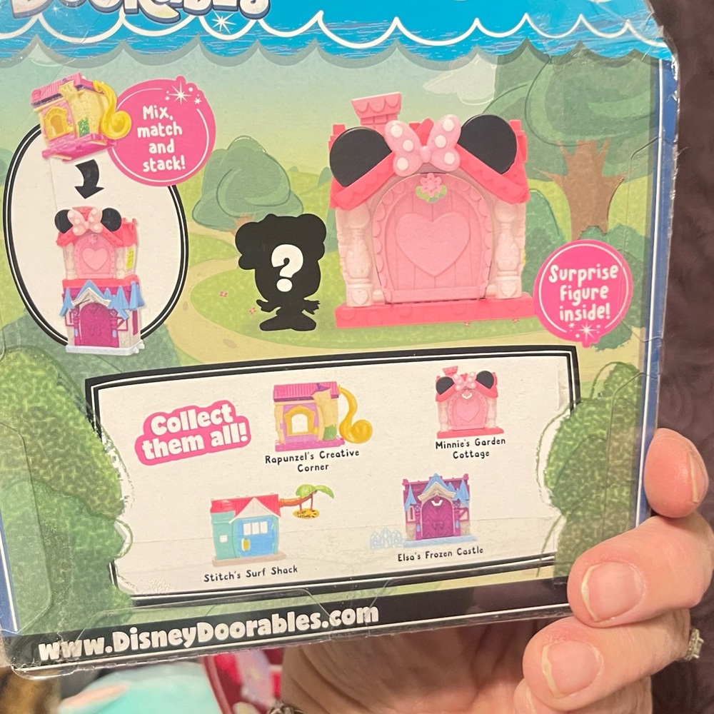 Disney Doorables Minnie’s Garden Cottage Playset